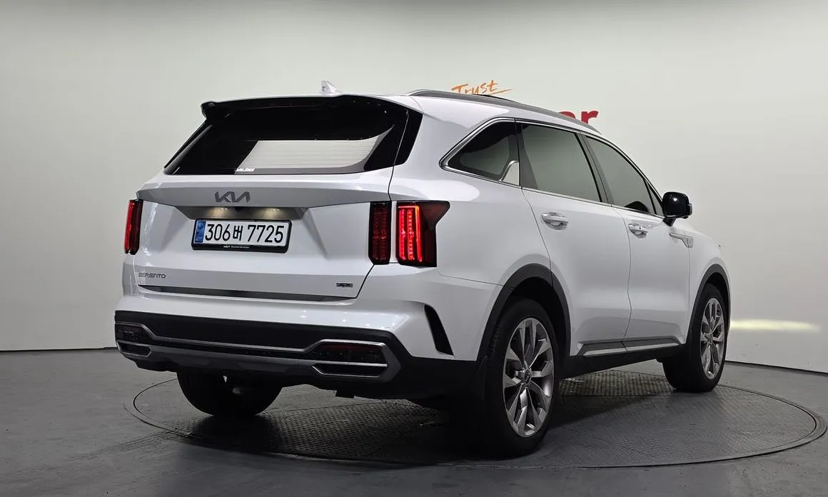 Kia Sorento — фото 9