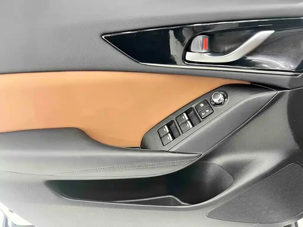 Mazda CX-4 — фото 7