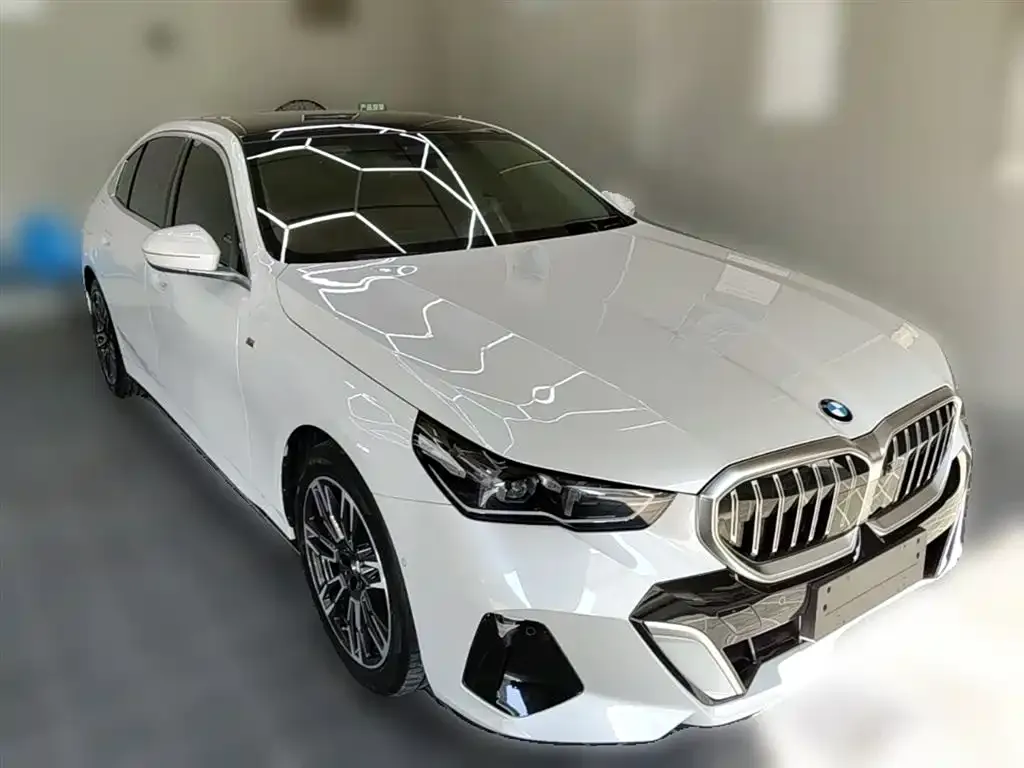 BMW 5 Series — фото 9