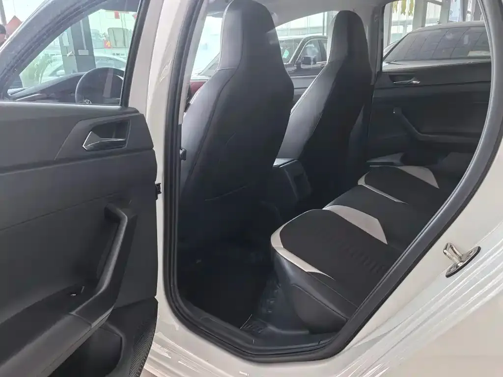 Volkswagen Polo 2023 из CN, фото 5