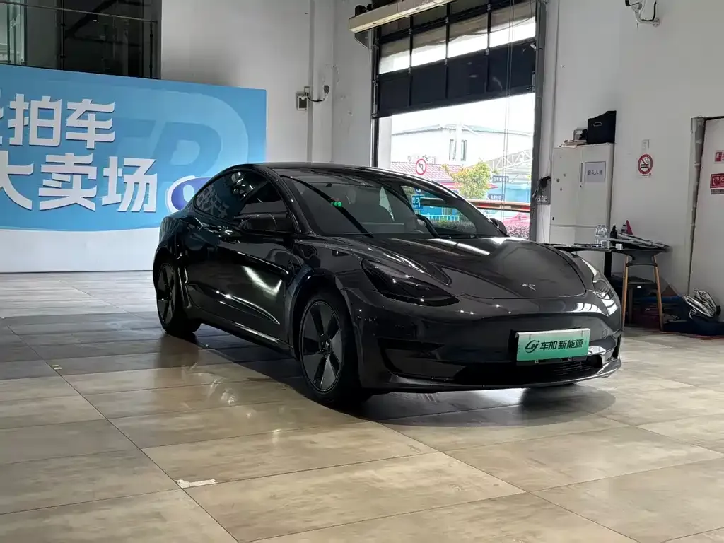 Tesla Model 3 — фото 5