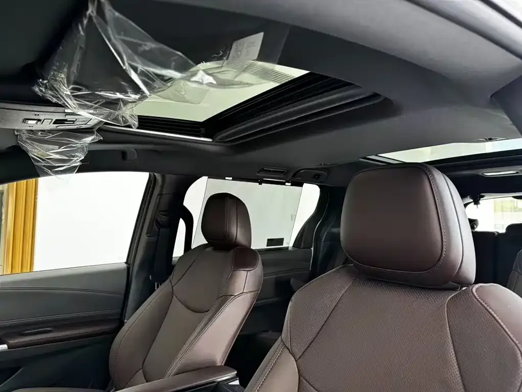 Toyota Granvia — фото 9