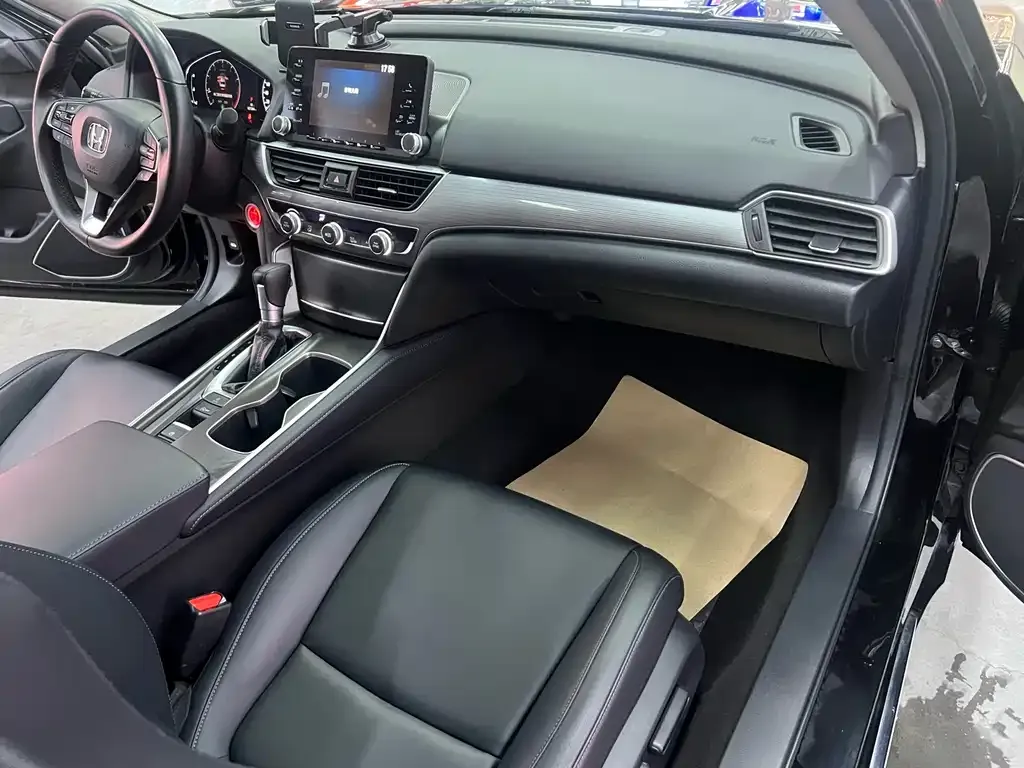 Honda Accord — фото 4