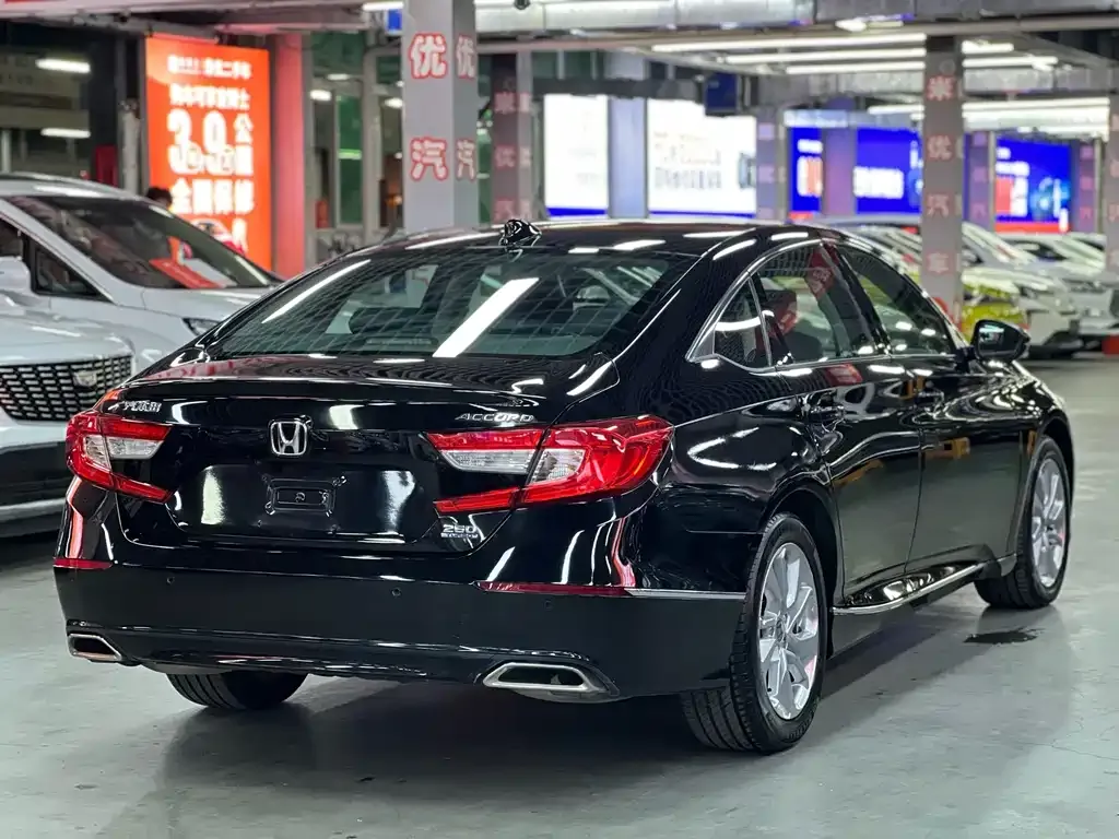 Honda Accord — фото 9