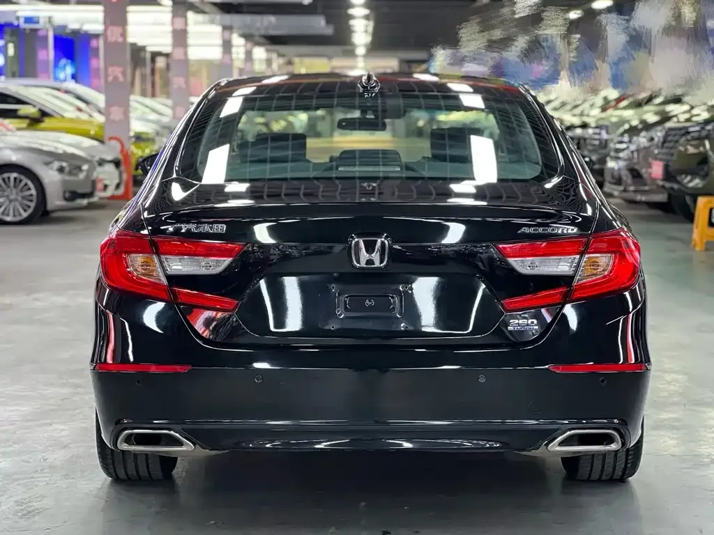 Honda Accord — фото 7