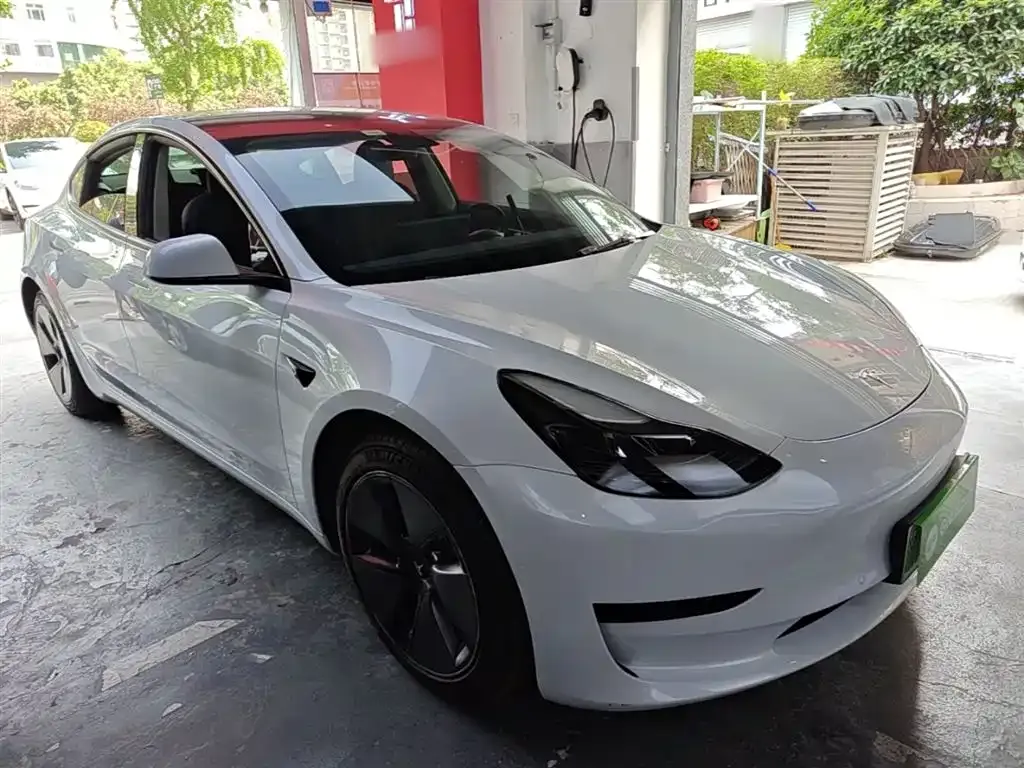 Tesla Model 3 — фото 4