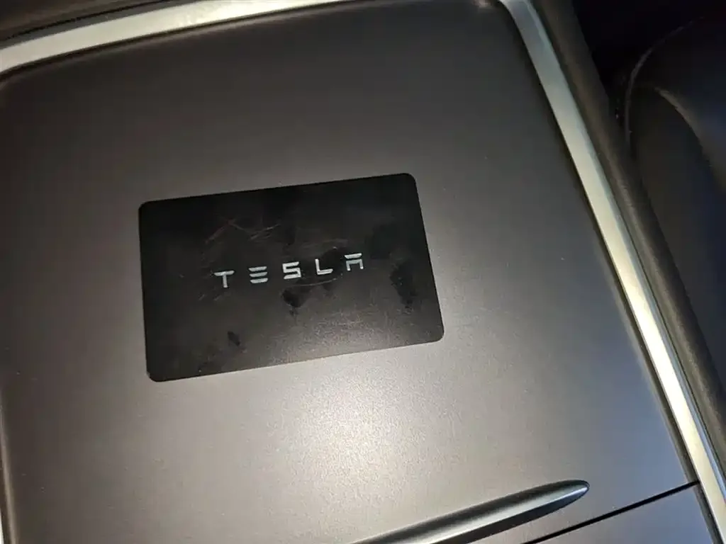 Tesla Model 3 — фото 7
