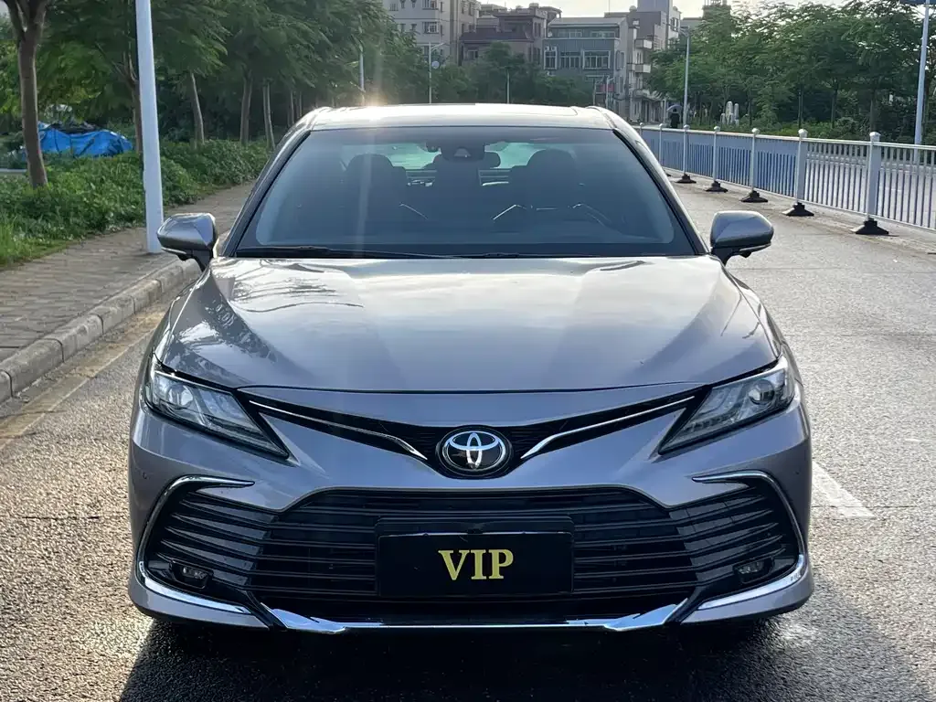 Toyota Camry — фото 3