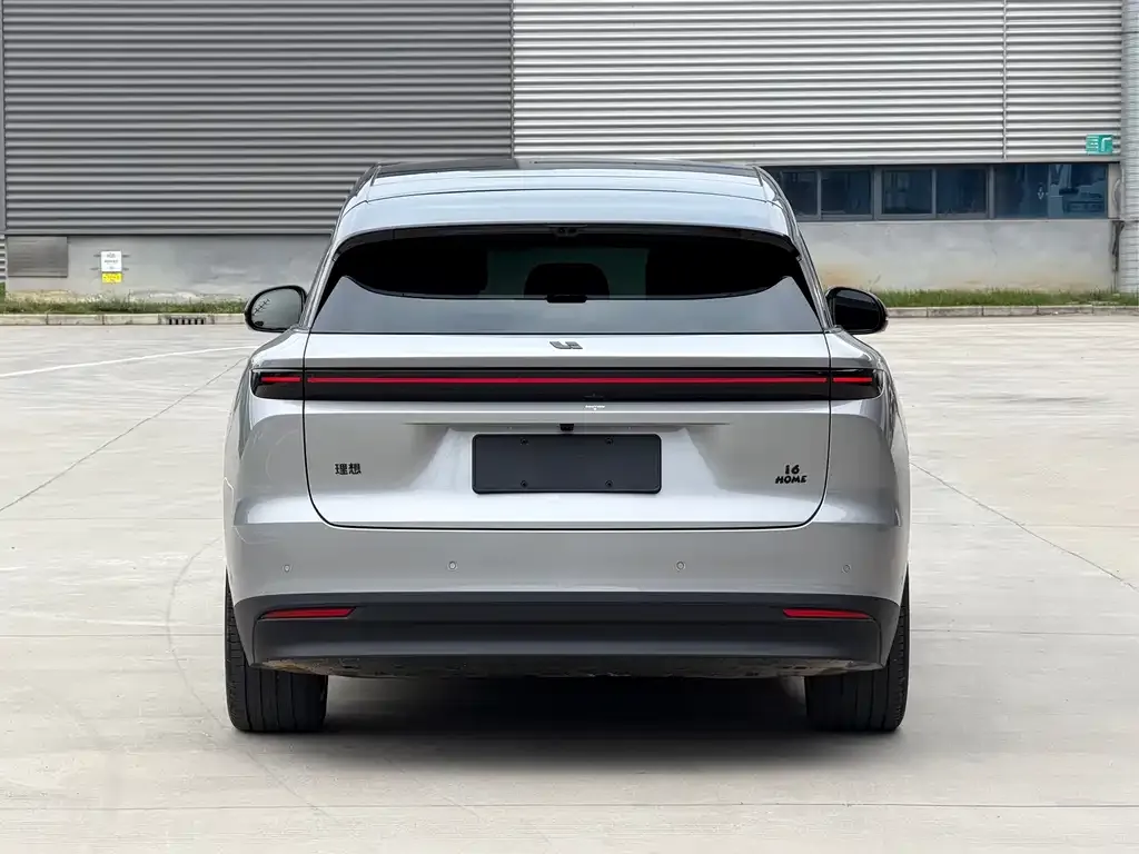 Li Auto i6 — фото 3