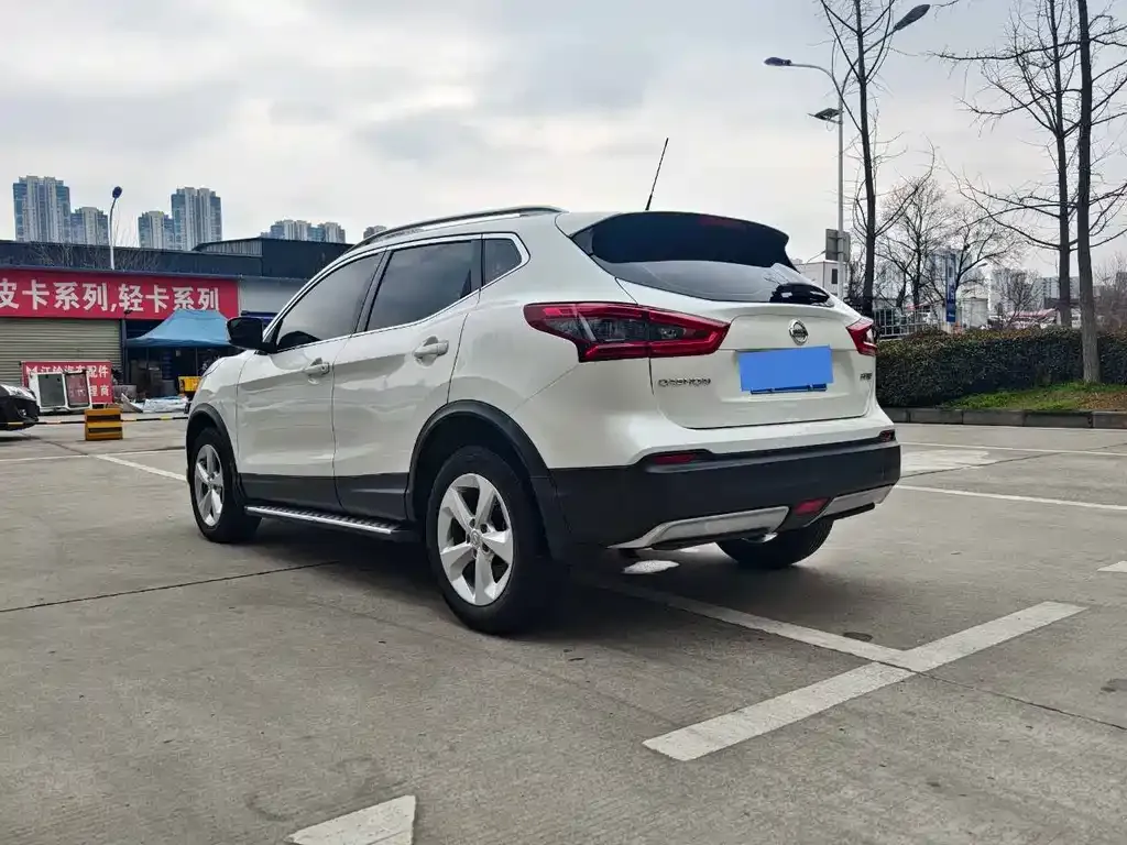 Nissan Qashqai — фото 8