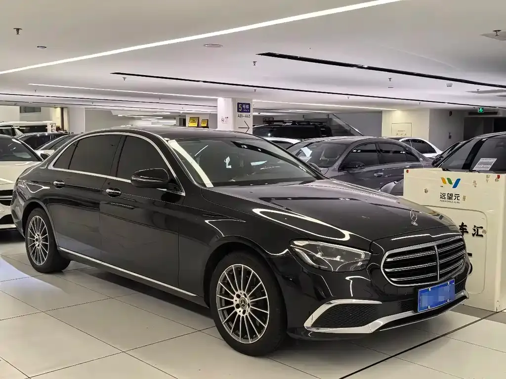 Mercedes-Benz E-Class — фото 9