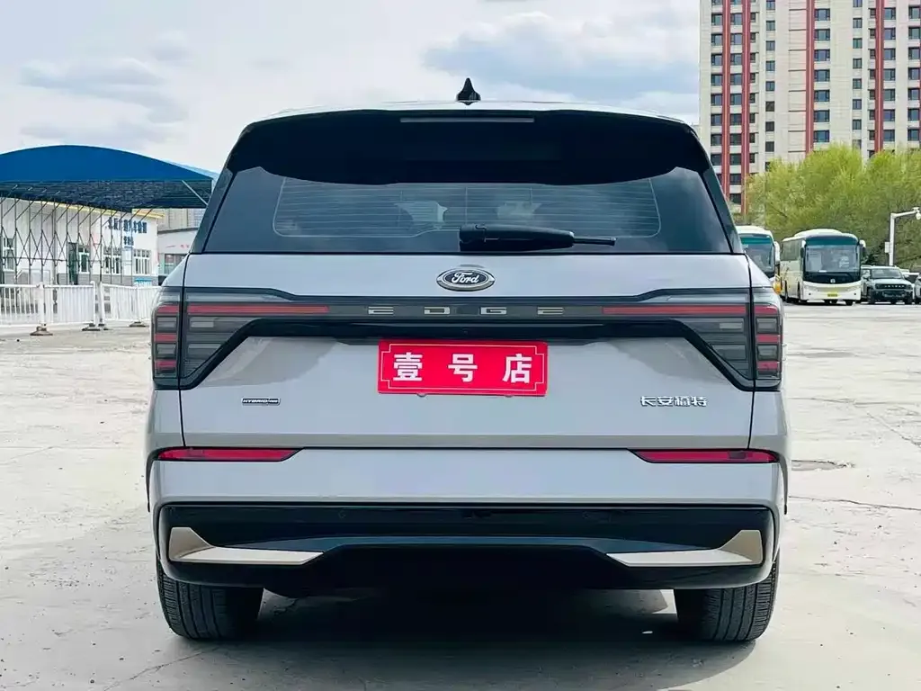Ford Edge — фото 5