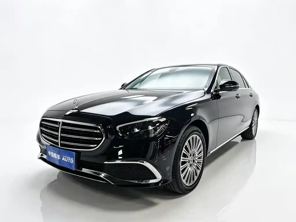 Mercedes-Benz E-Class — фото 1
