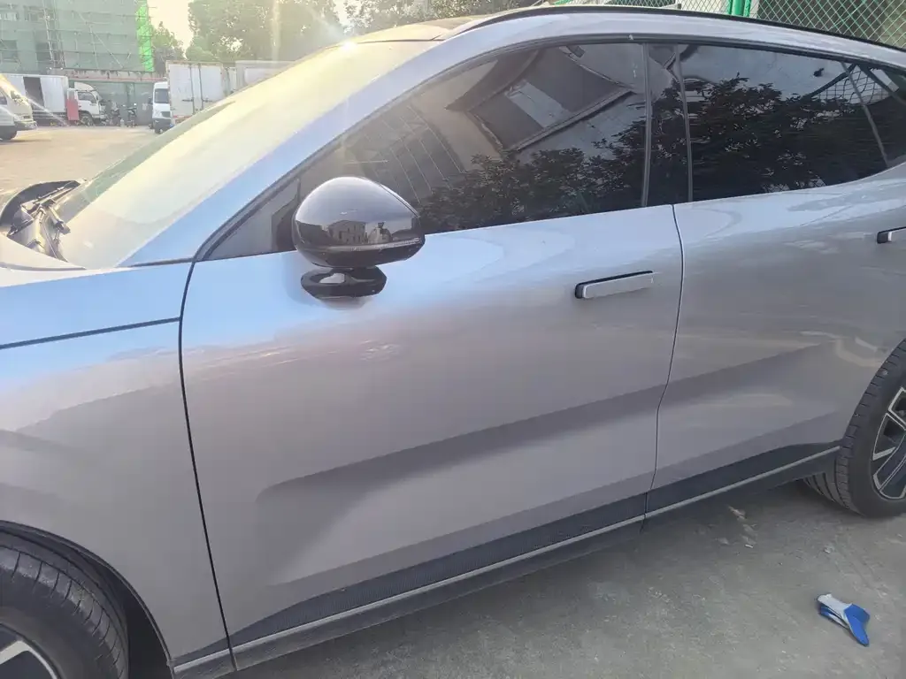 Volvo XC70 Plug-in Hybrid 2025 из CN, фото 4