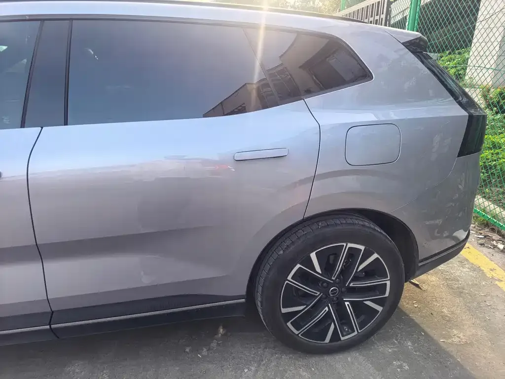 Volvo XC70 Plug-in Hybrid 2025 из CN, фото 6
