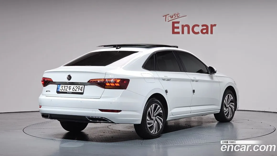 Volkswagen Jetta — фото 3