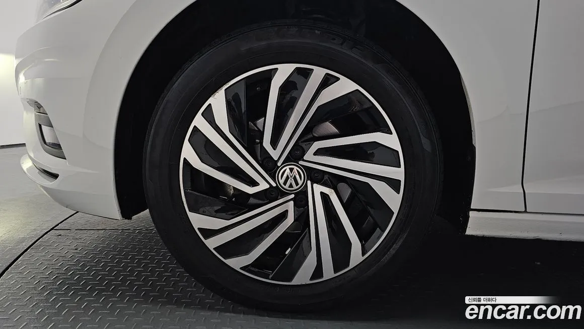 Volkswagen Jetta — фото 4