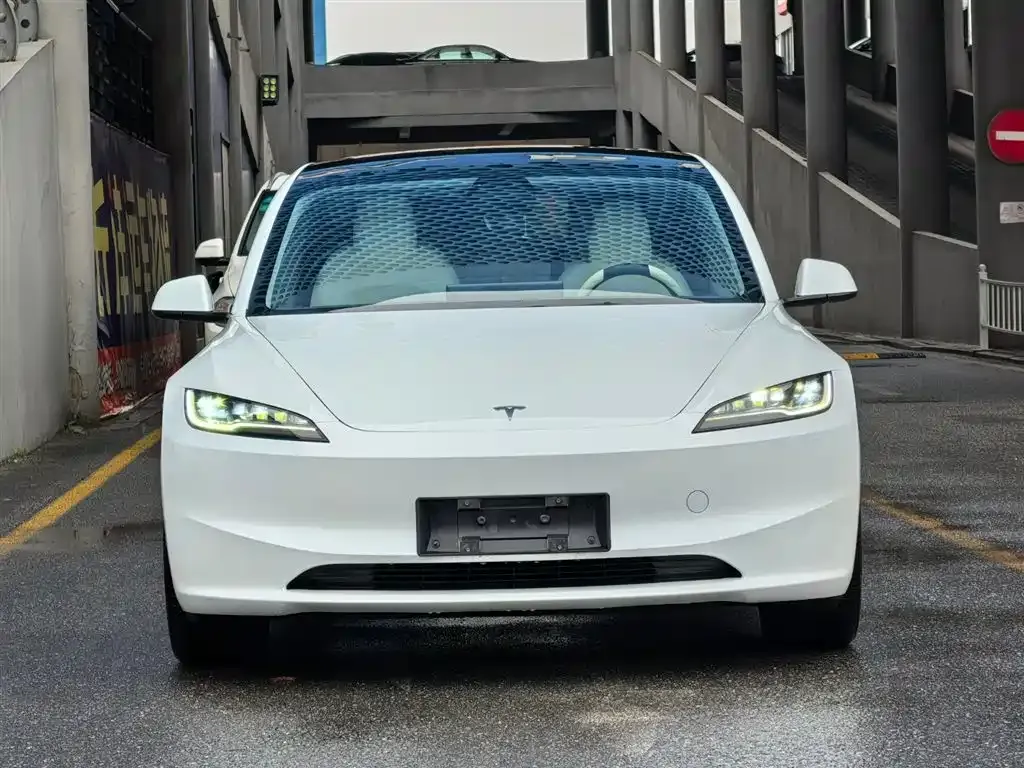 Tesla Model 3 — фото 6