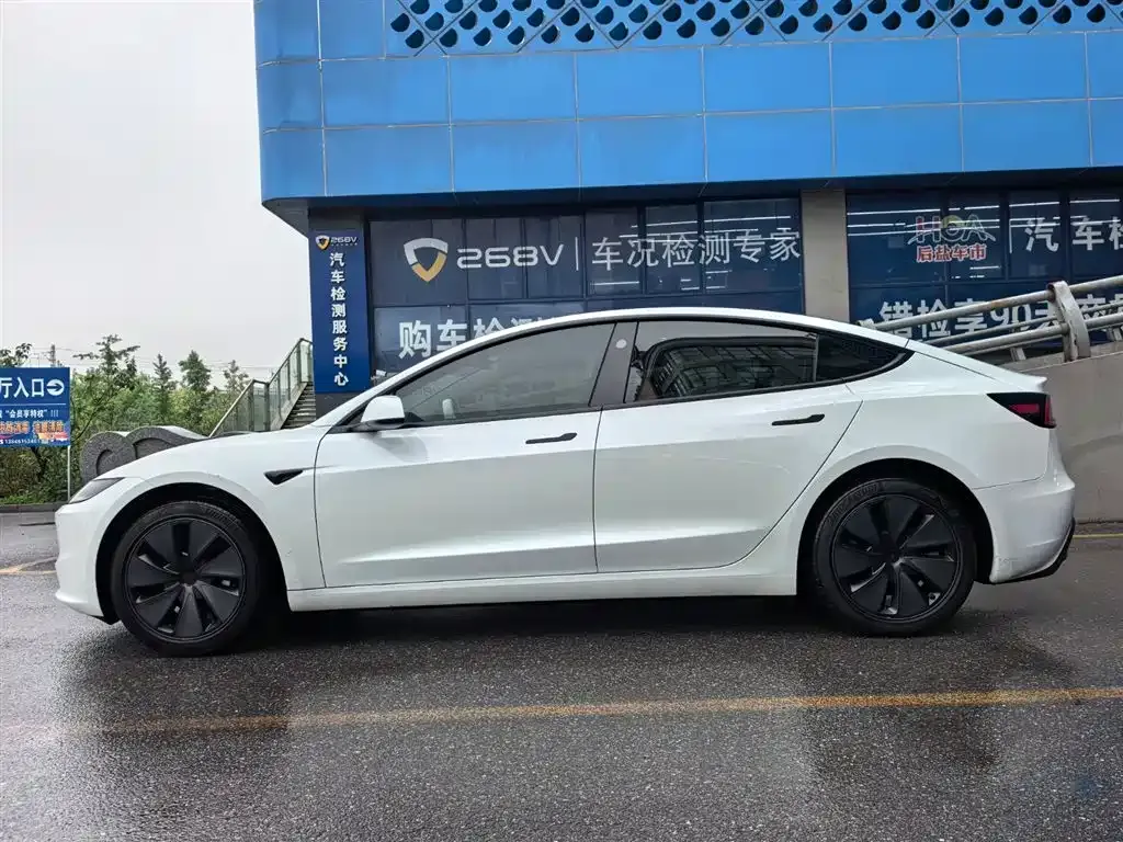 Tesla Model 3 — фото 7