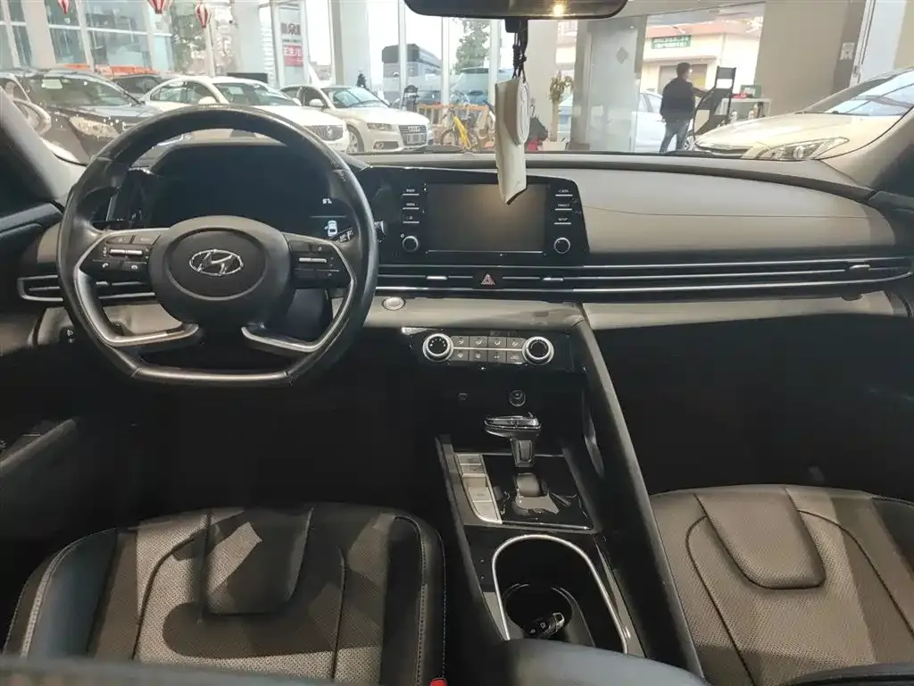 Hyundai Elantra 2022 из CN, фото 7