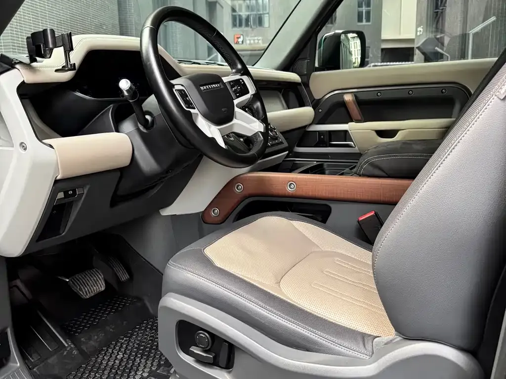 Land Rover Defender — фото 10