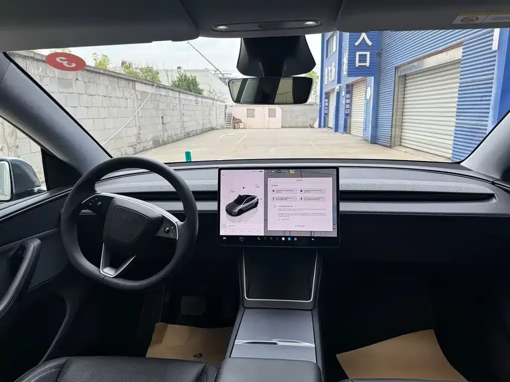 Tesla Model Y — фото 6