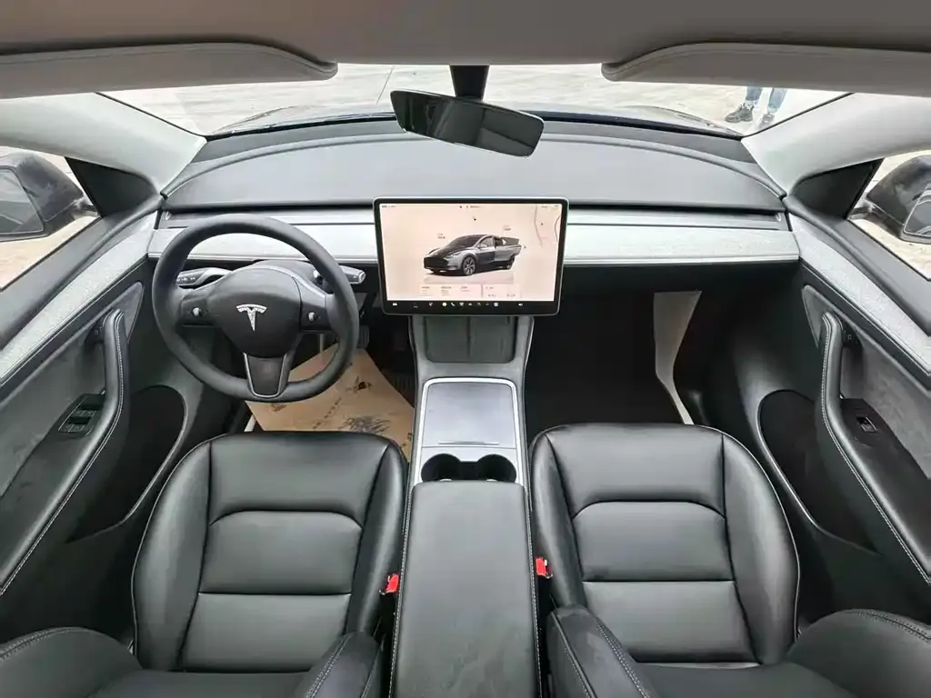 Tesla Model Y — фото 4