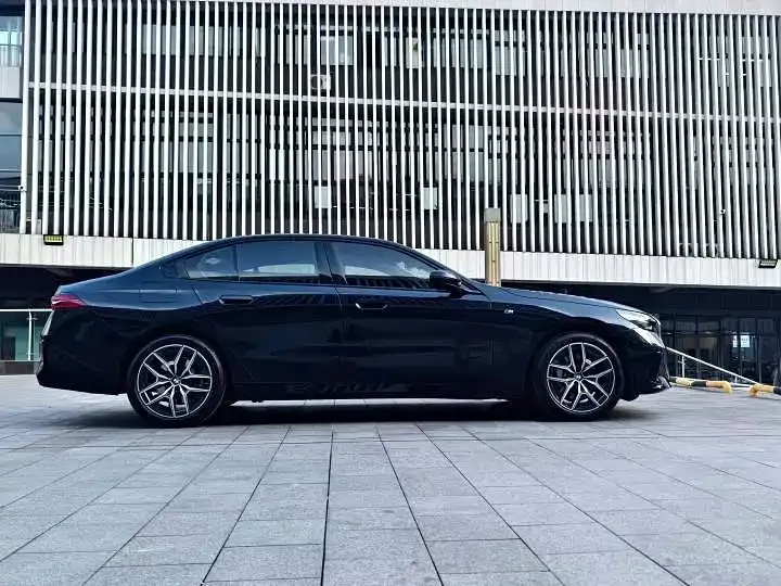 BMW 5 Series (Import) 2024 из CN, фото 9