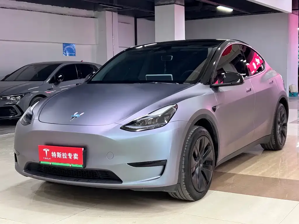 Tesla Model Y — фото 1