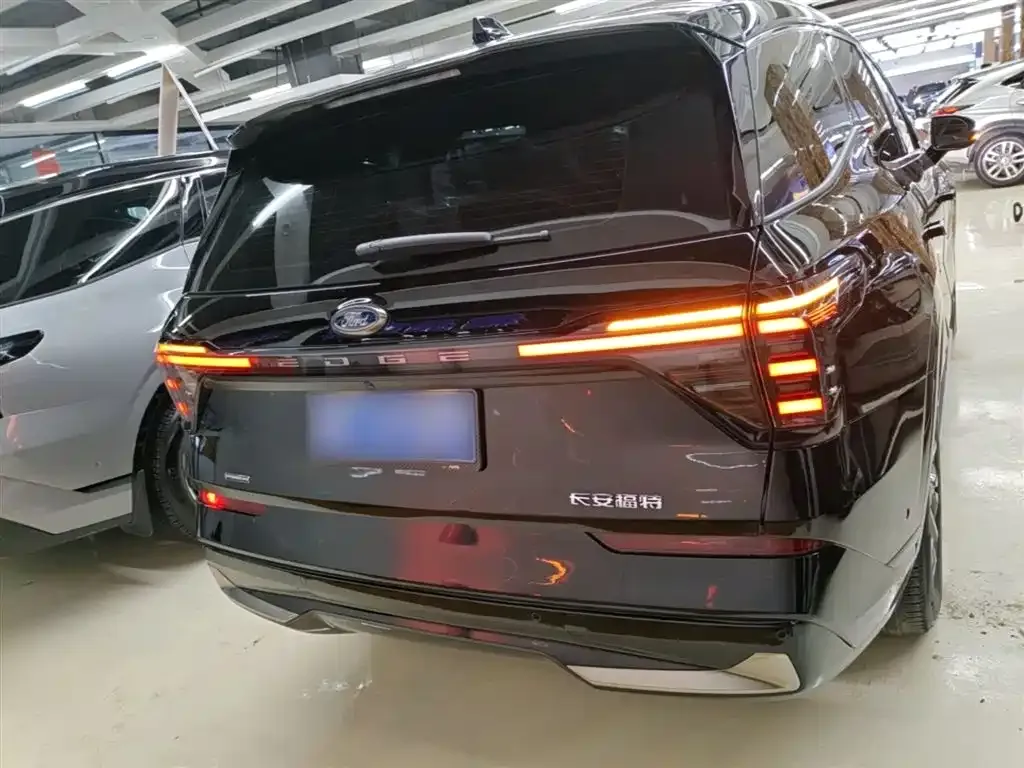Ford Edge — фото 7