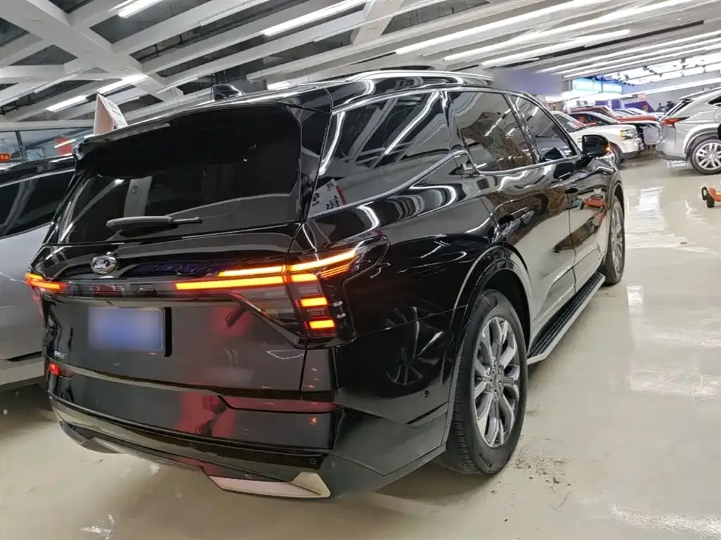 Ford Edge — фото 10