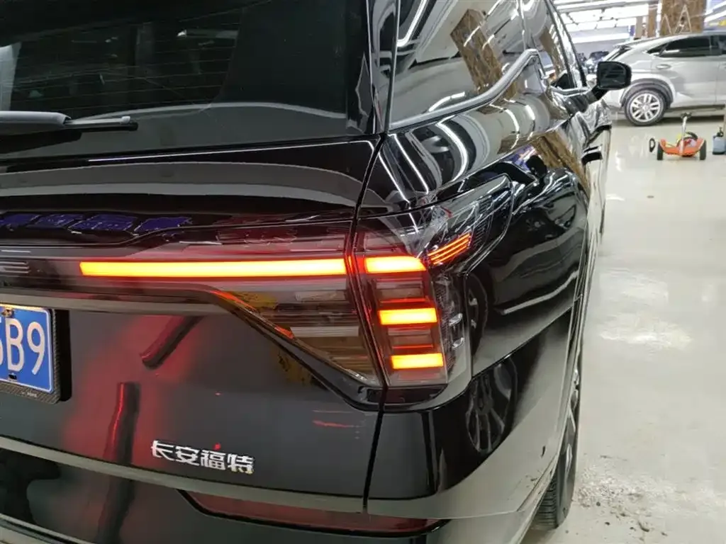 Ford Edge — фото 8
