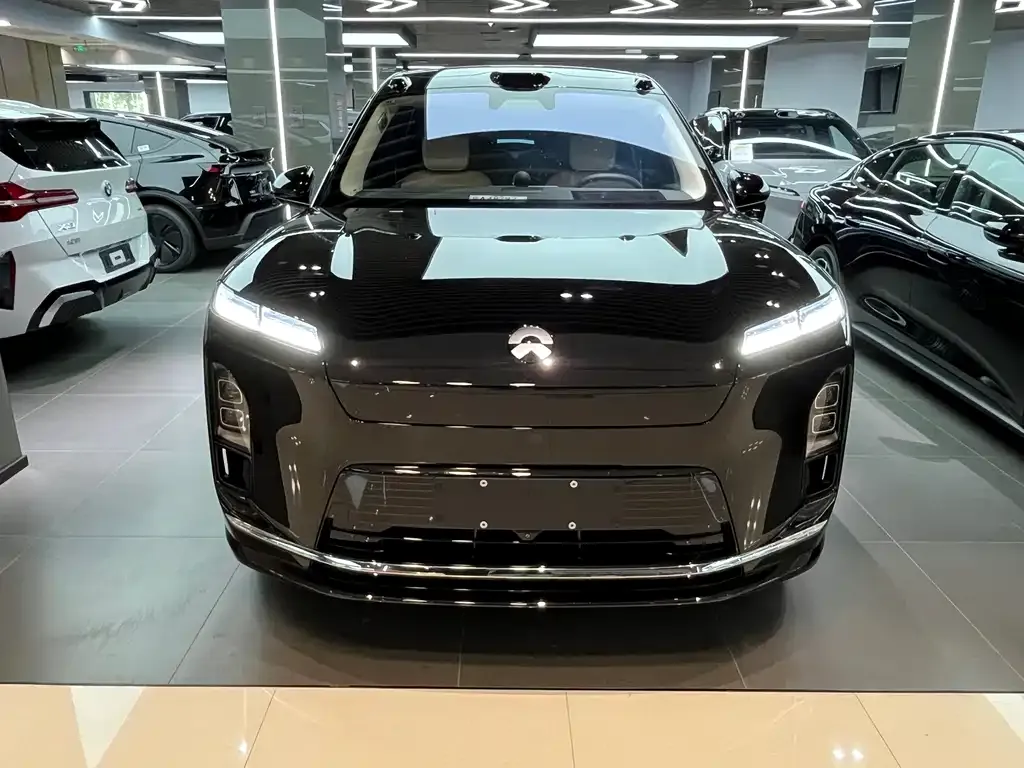 NIO ES8 — фото 1