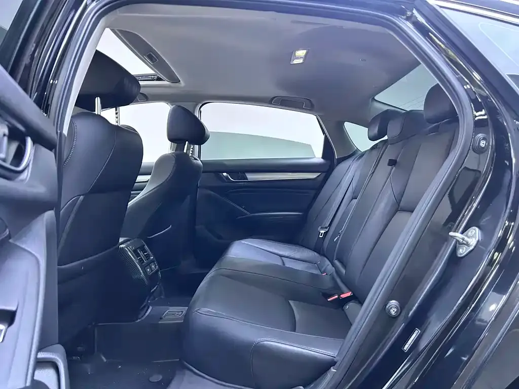 Honda Accord — фото 4