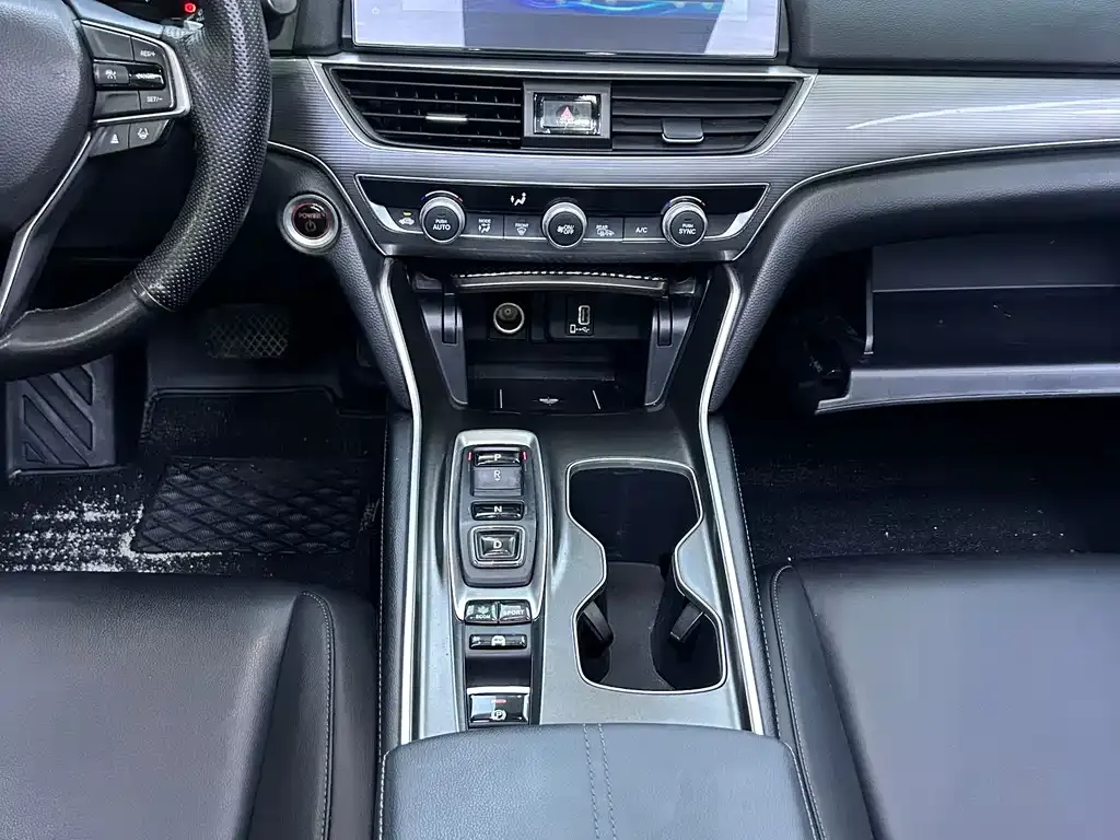 Honda Accord — фото 6