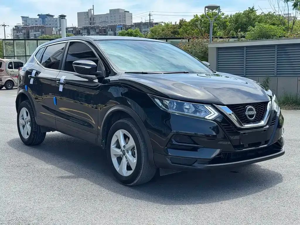 Nissan Qashqai — фото 1