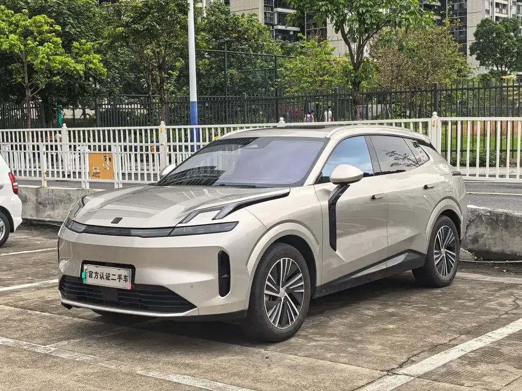 Lynk & Co 08 EM-P