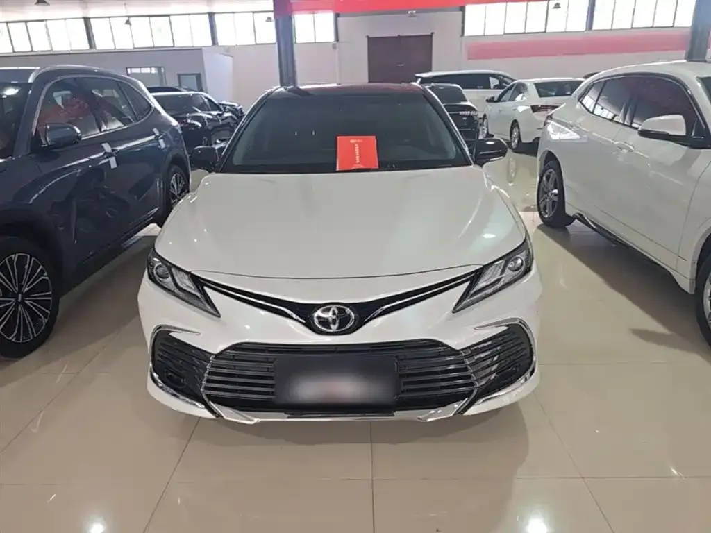 Toyota Camry — фото 10
