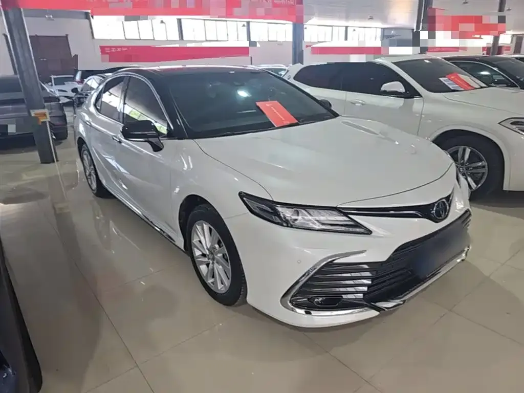 Toyota Camry — фото 3