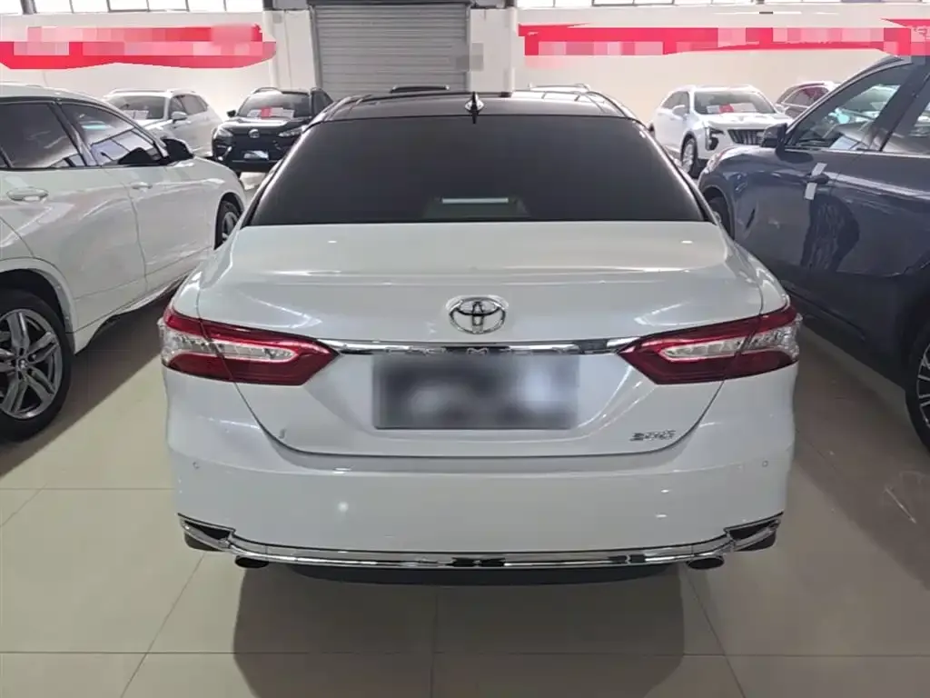 Toyota Camry — фото 7