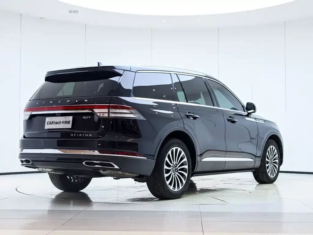 Lincoln Aviator — фото 10