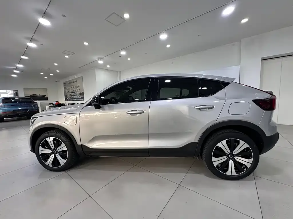 Volvo C40 2023 из CN, фото 3