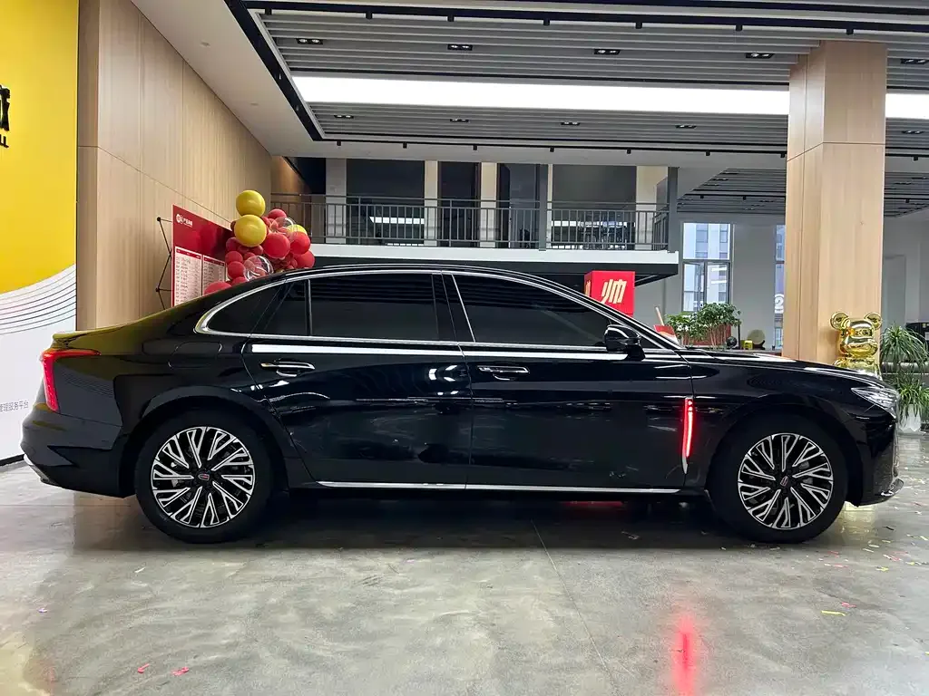 Hongqi H5 — фото 4