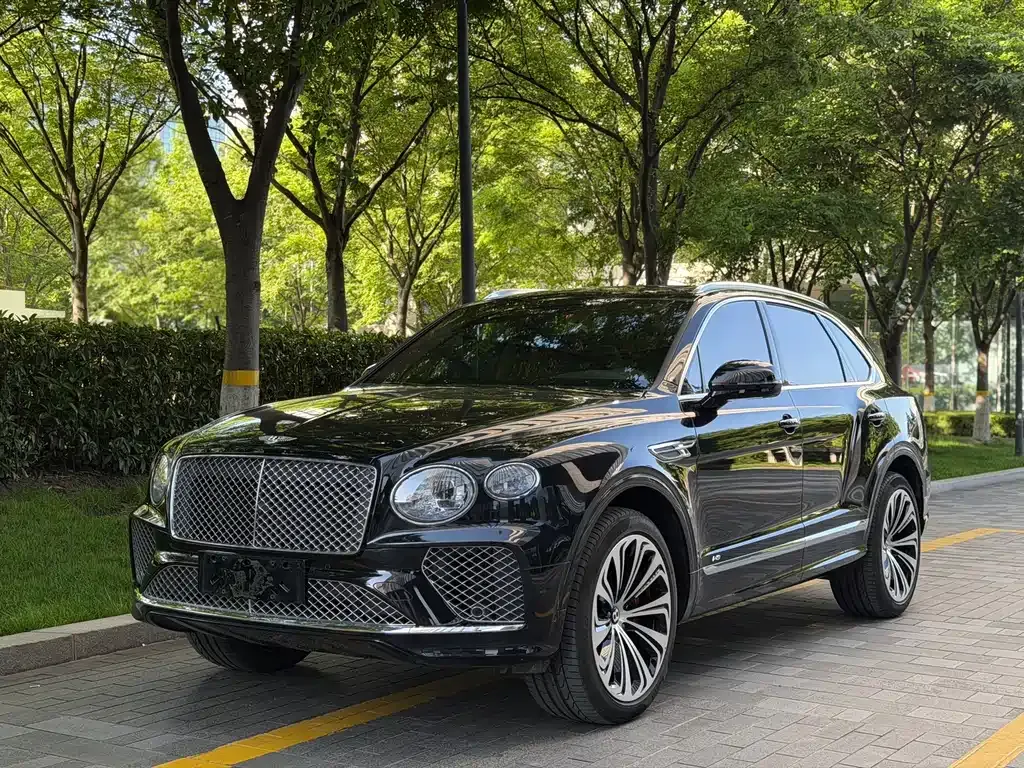 Bentley Bentayga — фото 1