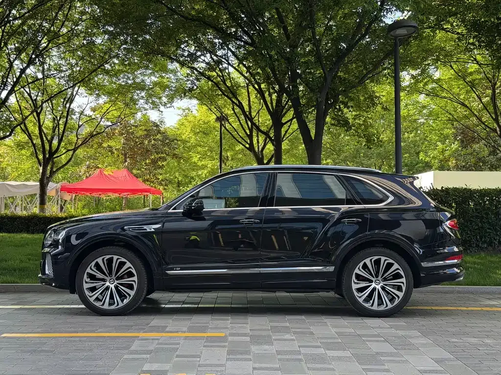 Bentley Bentayga — фото 10