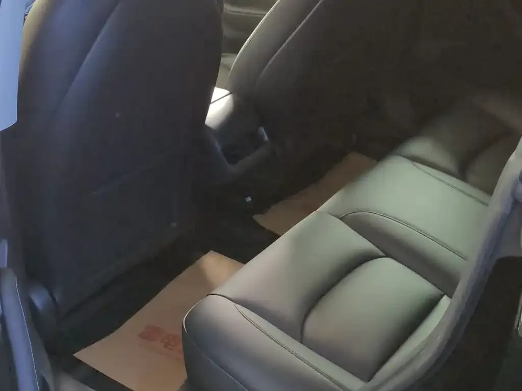 Tesla Model 3 — фото 2