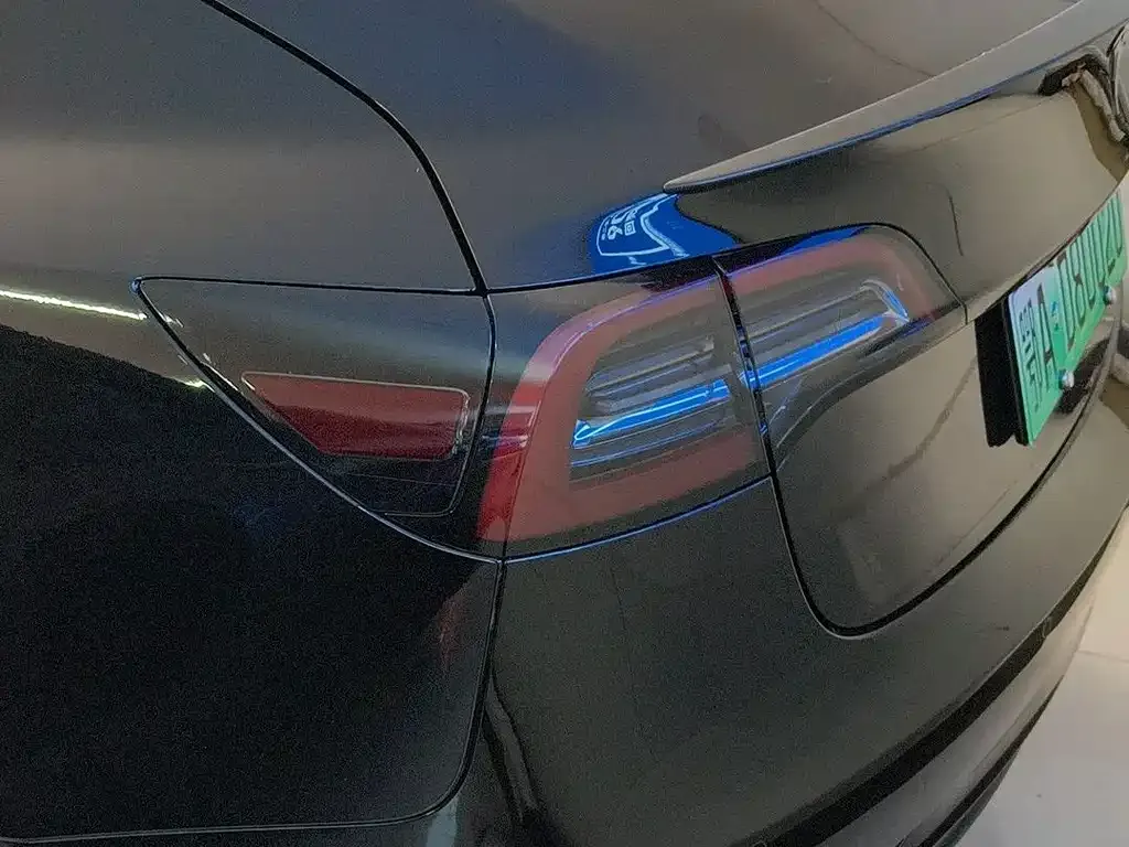 Tesla Model 3 — фото 6