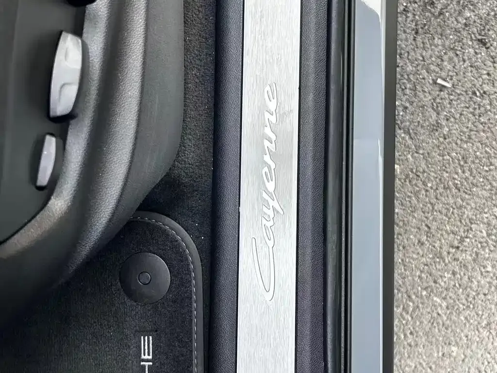 Porsche Cayenne — фото 9