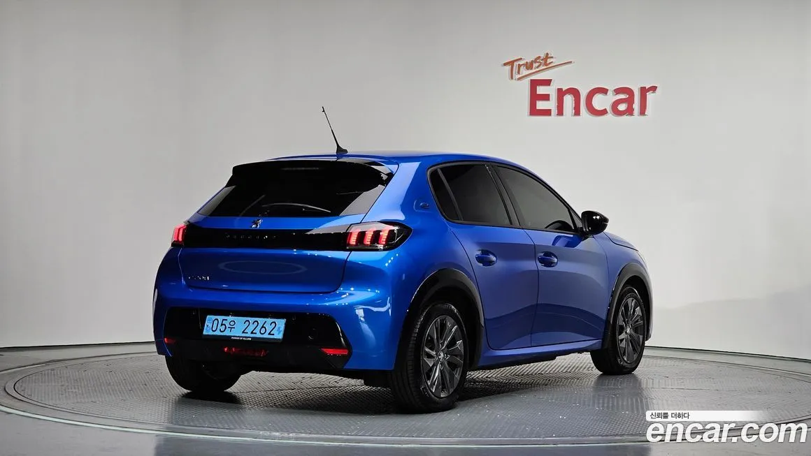 Peugeot 208 2022 из KR, фото 3