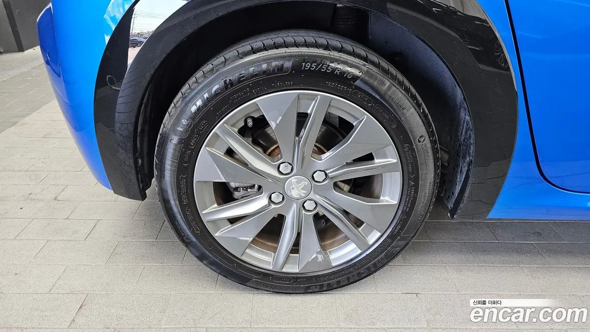 Peugeot 208 2022 из KR, фото 10